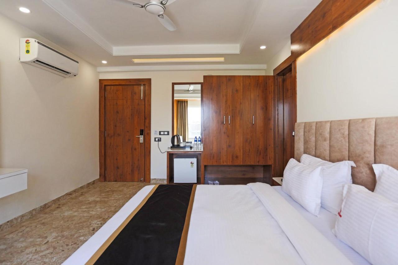 Hotel Deluxe Stay Inn - Near Delhi Airport Neu-Delhi Exterior foto