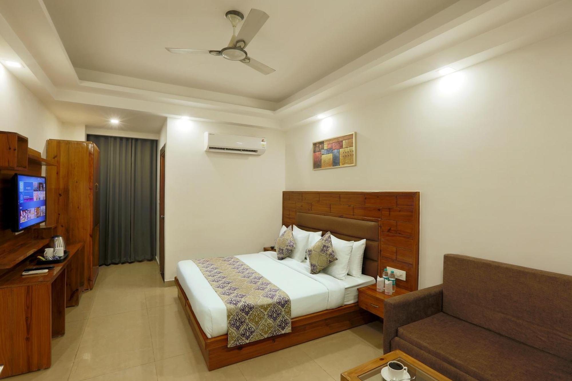 Hotel Deluxe Stay Inn - Near Delhi Airport Neu-Delhi Exterior foto