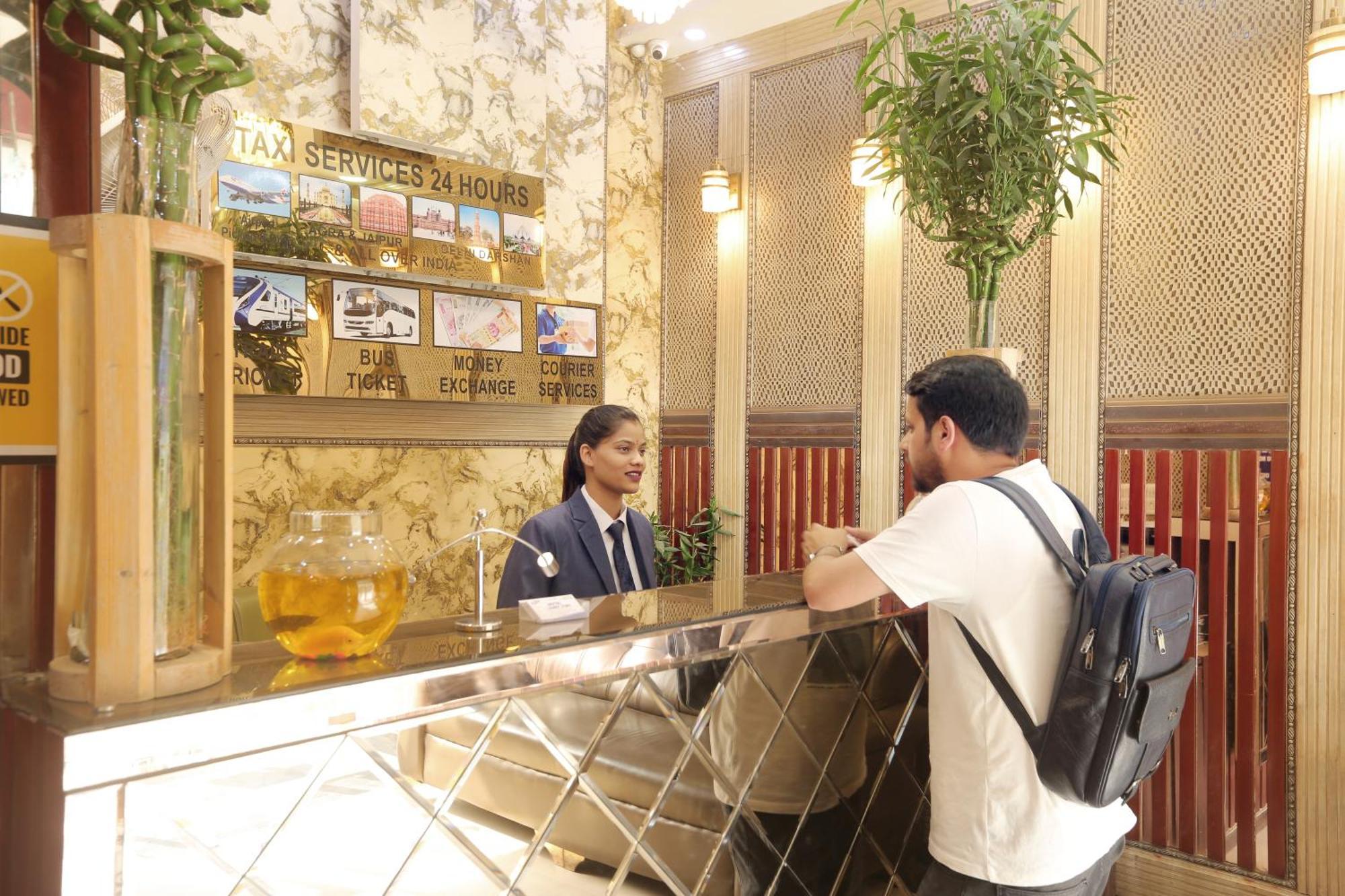 Hotel Deluxe Stay Inn - Near Delhi Airport Neu-Delhi Exterior foto