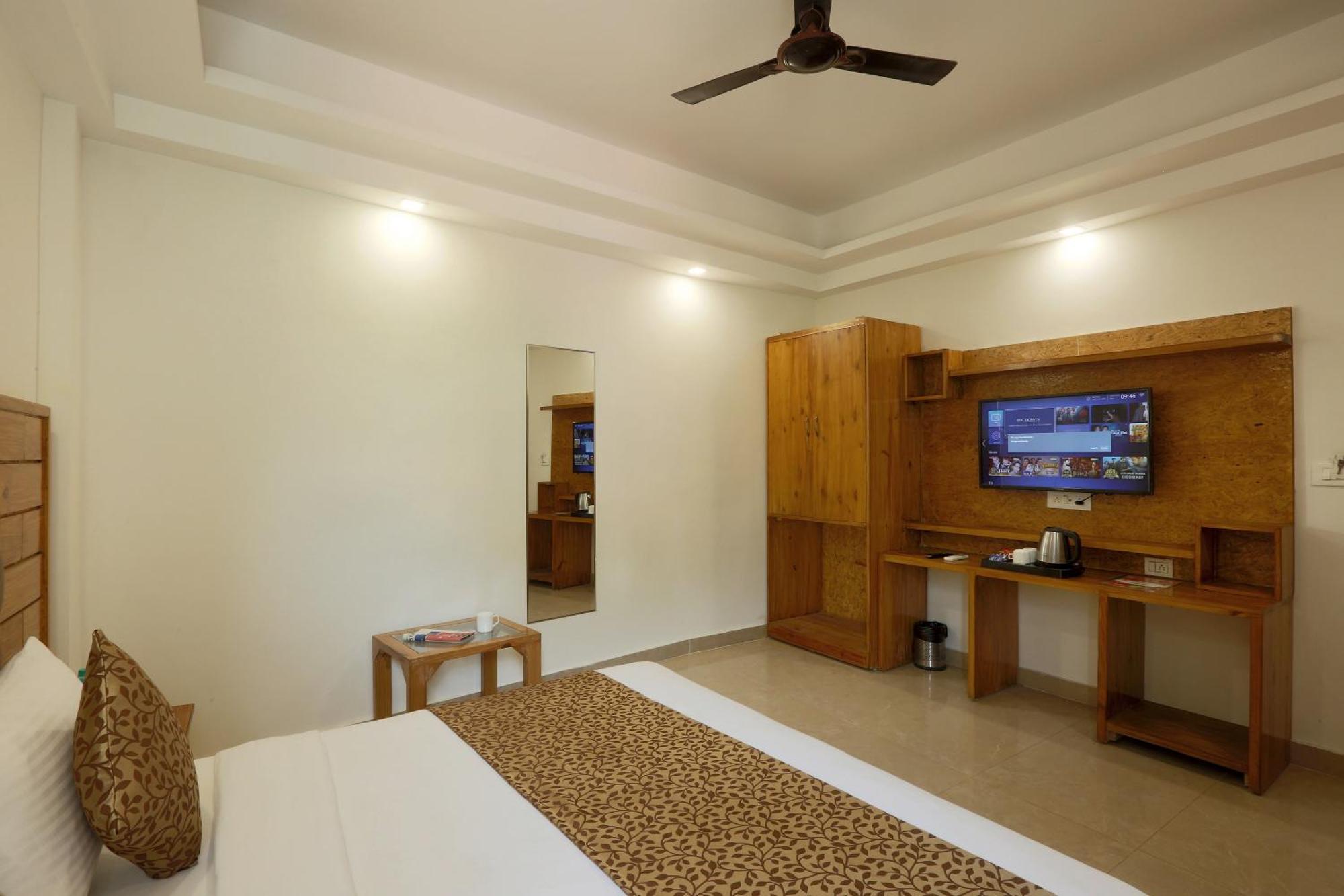 Hotel Deluxe Stay Inn - Near Delhi Airport Neu-Delhi Exterior foto