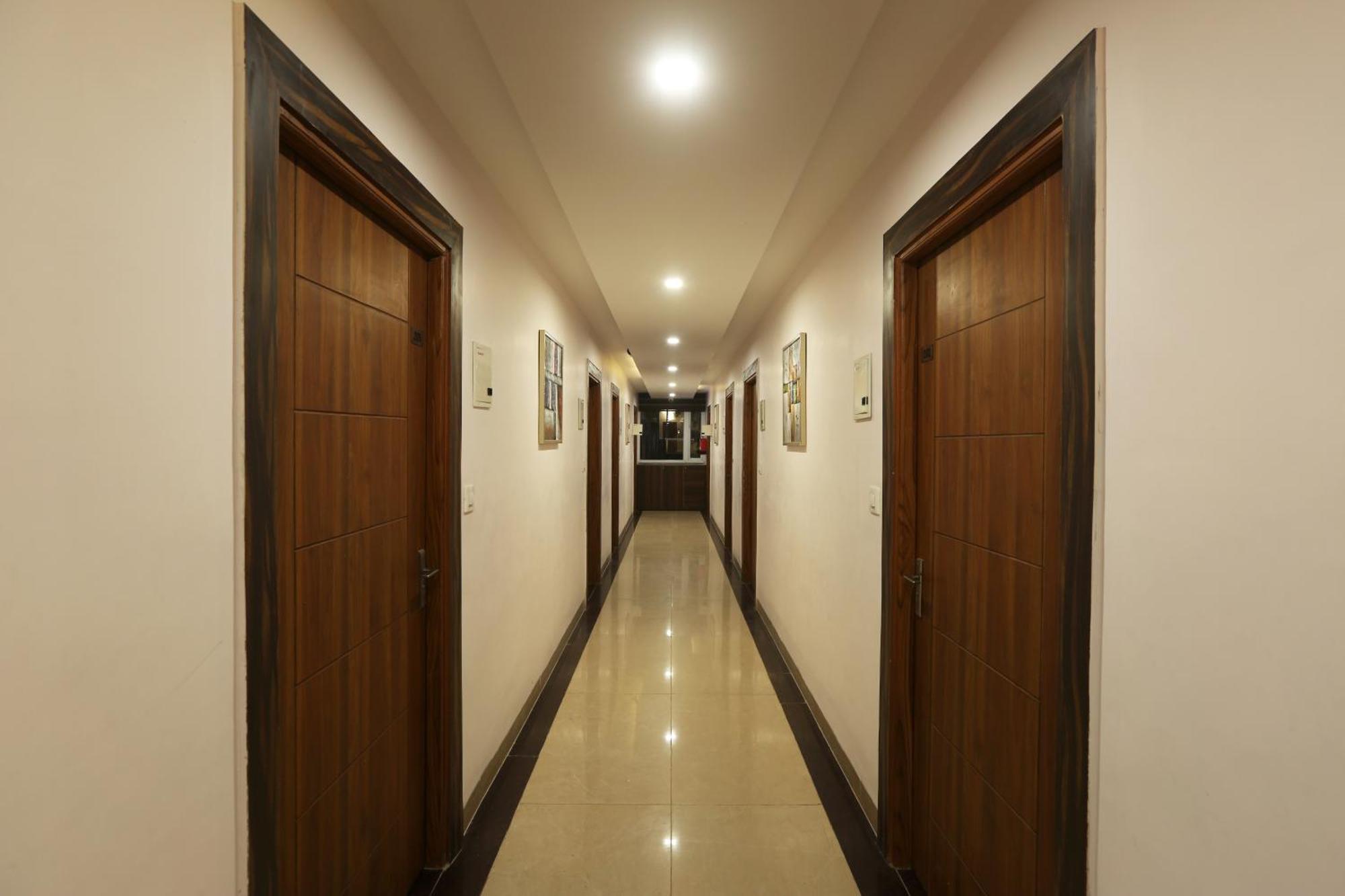 Hotel Deluxe Stay Inn - Near Delhi Airport Neu-Delhi Exterior foto