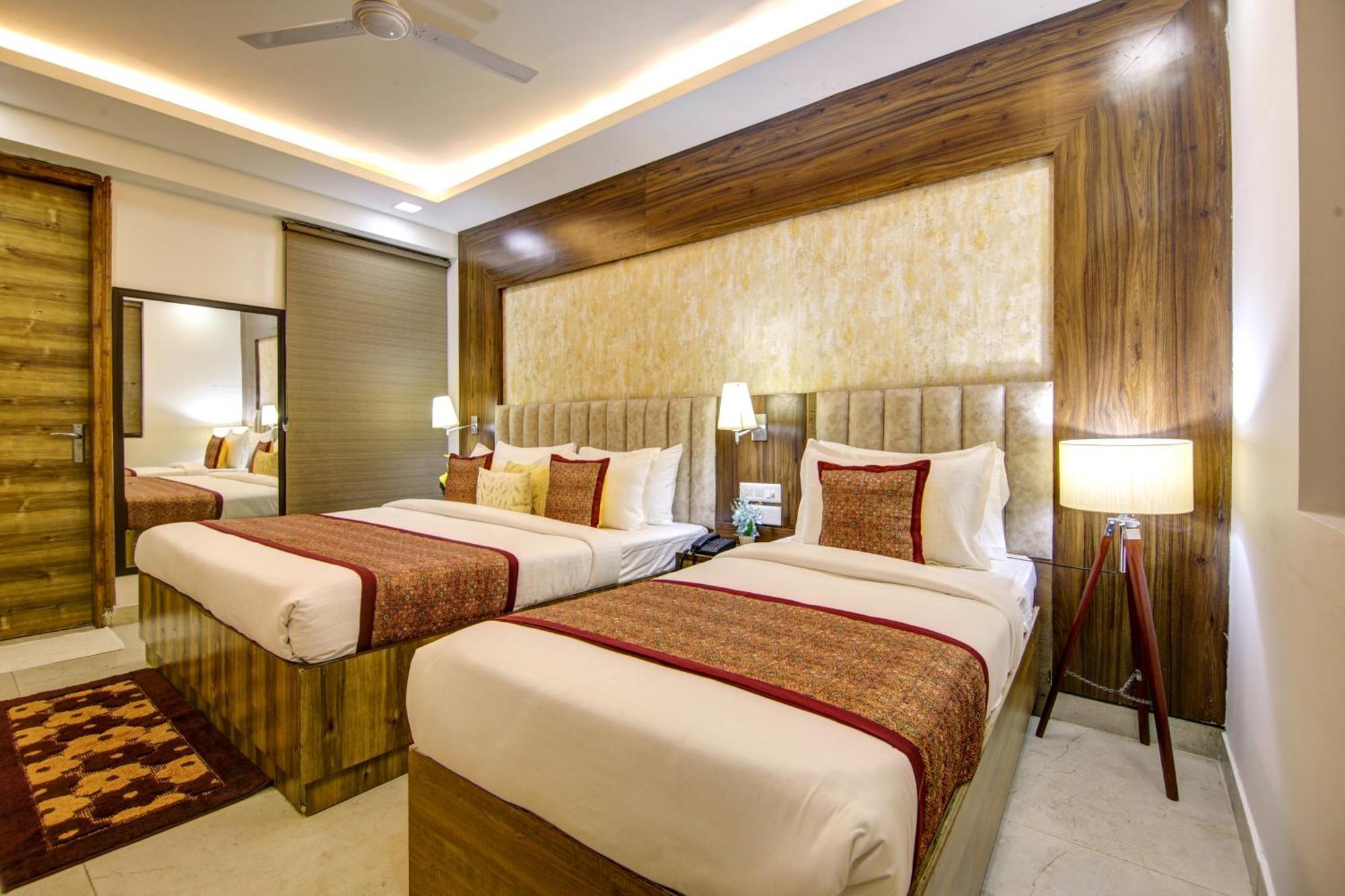 Hotel Deluxe Stay Inn - Near Delhi Airport Neu-Delhi Exterior foto